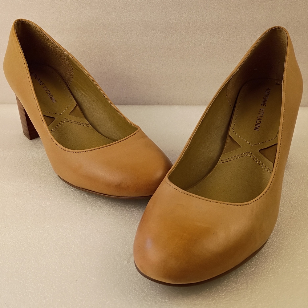 Adrienne Vittadini Women’s Pumps Size 8M Tan Leather Block Heel Classics